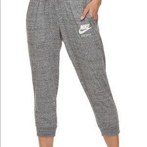 Nike vintage sportswear capris
